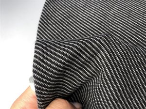 Isoli - skrå stribe i sort og grå